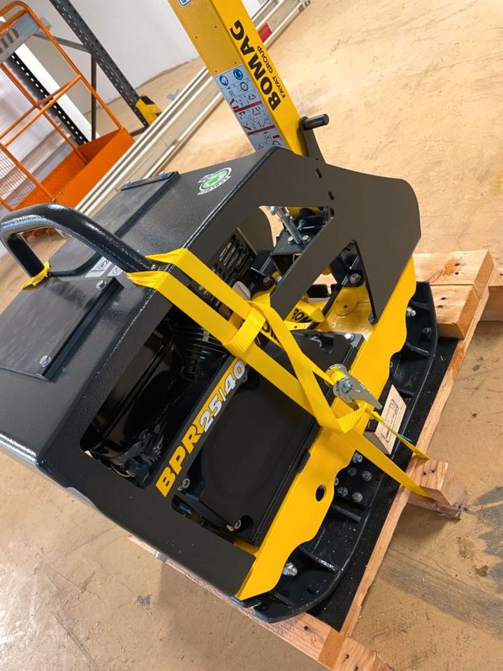 Bomag Rüttelplatte BPR 25/40 mit 135 kg Neugerät Benzin in Sonneberg