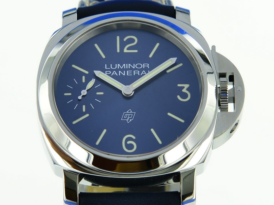 Panerai Luminor Blu Mare 44mm in Berlin