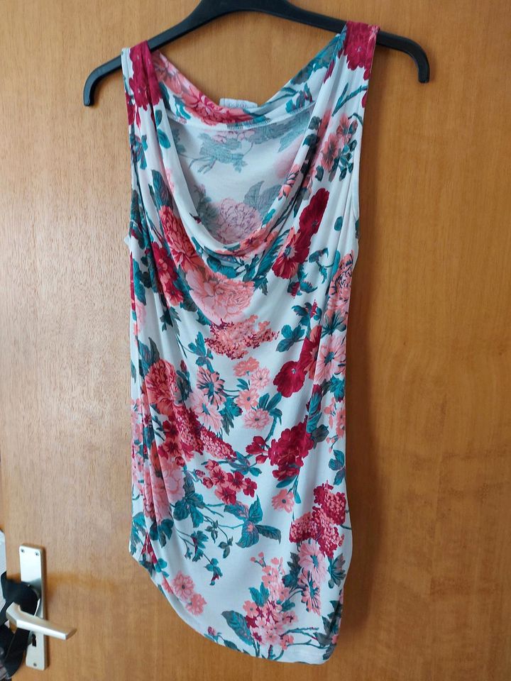 Orsay Top Blumen floral Größe XS / 34 in Achim