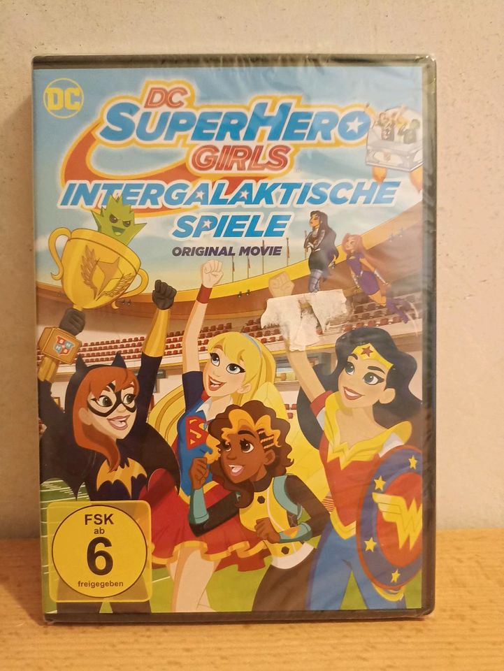 DVDs: Superman Batman, Wonderwoman, Superhero Girls, Avengers in Mülheim-Kärlich