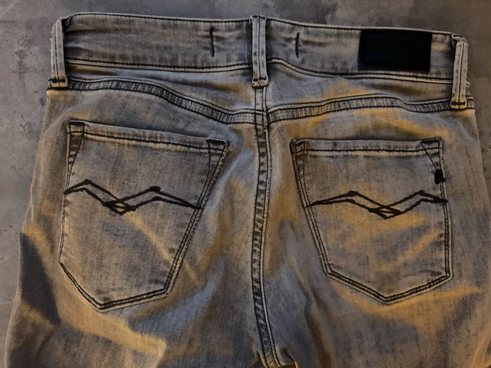 Replay Jeans Größe 25 grau in Hannover