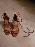 Rotbraune High Heels zum Binden, mit silbernen Details, Größe 37 Nordrhein-Westfalen - Paderborn Vorschau