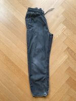 H&M Schlupfjeans anthrazit - 146 Kr. München - Gräfelfing Vorschau