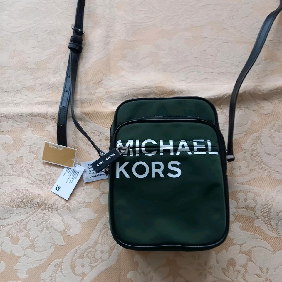 Michael Kors Sport NS Umhängetasche Klein neu in Stuttgart