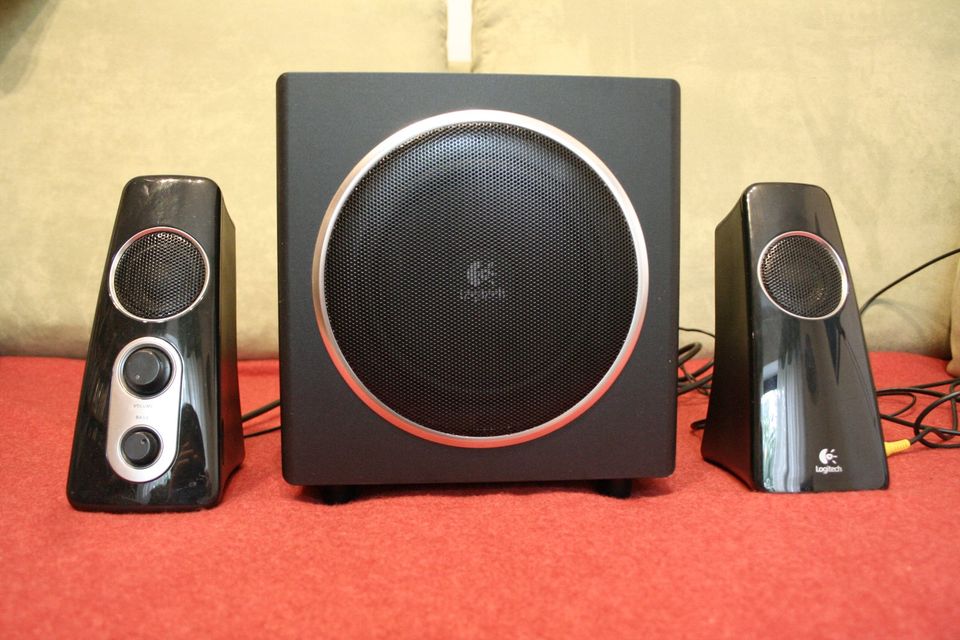 Logitech Computerlautsprecher mit Subwoofer in Ebersberg