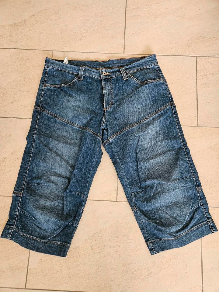 Bermuda- Jeans " MUSTANG", GR. 36 in Warstein