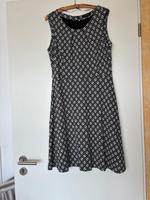 Kleid Strickkleid von Comma Größe 40 Nordrhein-Westfalen - Ratingen Vorschau