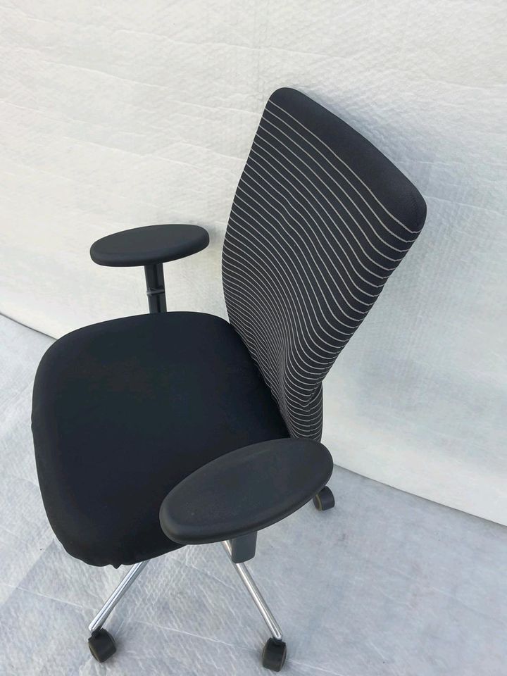 Vitra Chair  Drehstuhl  Bürostuhl  Schwarz in Rüsselsheim