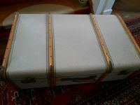 Sehr großer und sehr alter Reisekoffer Koffer Kiste Niedersachsen - Cuxhaven Vorschau