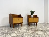 WMK 1/2 Formschöner & gut erhaltener Mid-Century Nachttisch aus 1963 mit hübschen Holzgriffen # Nachtschrank Nachtschränkchen Nachtkommode Bedside table Kommode Beistelltisch Vintage Mid-Century DD Friedrichshain-Kreuzberg - Friedrichshain Vorschau