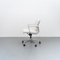 6 Vitra Eames Schreibtischstuhl Ea217 Weißes Leder Chrom Nordrhein-Westfalen - Kleve Vorschau