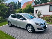 Sehr zuverlässiger Opel Astra J Limousine Niedersachsen - Schiffdorf Vorschau