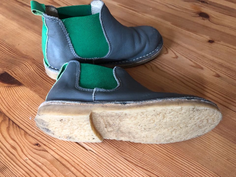 Chelsea Boots Leder Kinderstiefel Schuhe Gr. 26 grau Kmins in Berlin