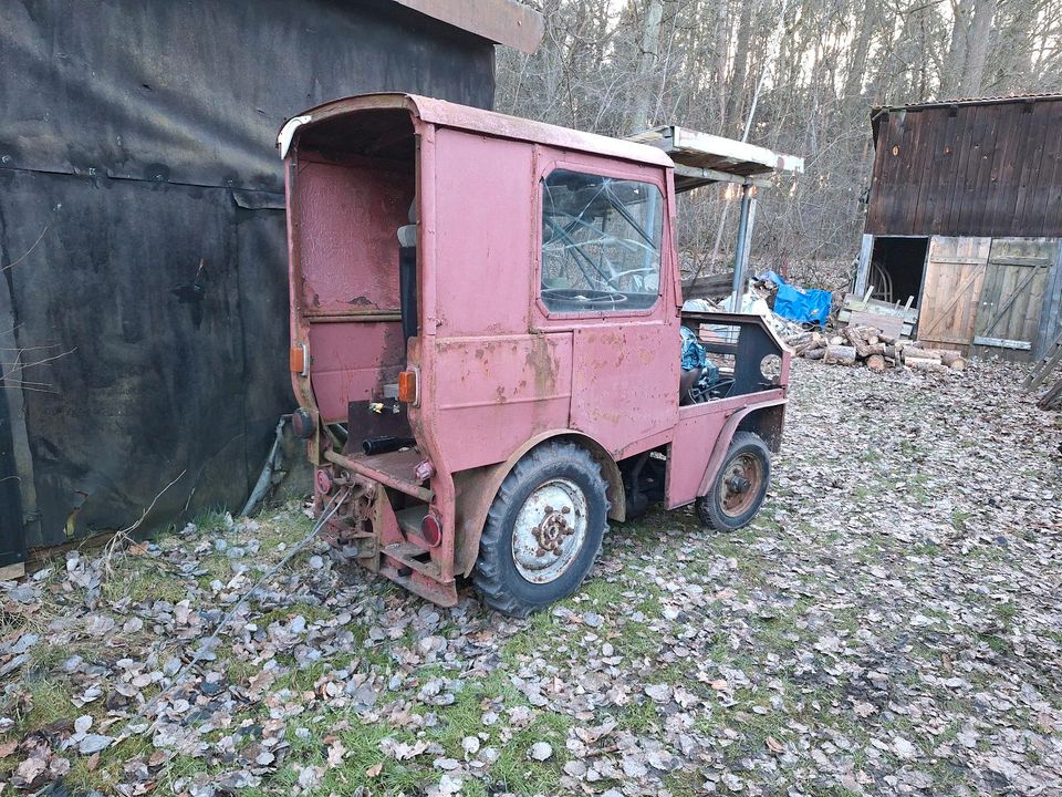 Pomsen schlepper in Hähnichen