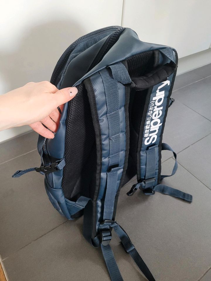 Superdry Ruckksack blau in Böblingen