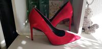 Heels Pumps rot veganes Leder 38 Top Zustand sexy Saarbrücken-Mitte - St Johann Vorschau