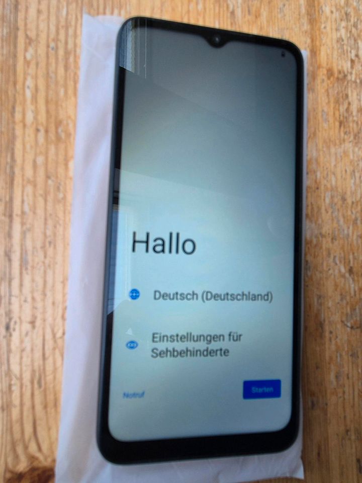 Redmi A 2 Smartphone in Berlin