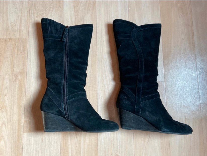 Schwarze Esprit Stiefel mit Keilabsatz Größe 40 in Biedenkopf