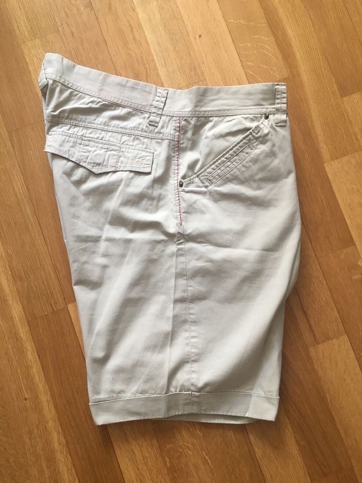 Top Mustang Shorts  XL in Bonn