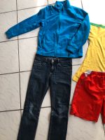 Jungenpaket Gr.152 Jeans Fleecejacke Shirt Shorts Nordrhein-Westfalen - Oerlinghausen Vorschau