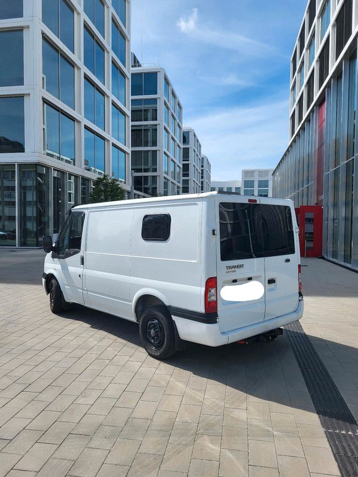 ×Wenig KM× Ford Transit / Camper / Wohnmobil - Längsbetten in Stuttgart