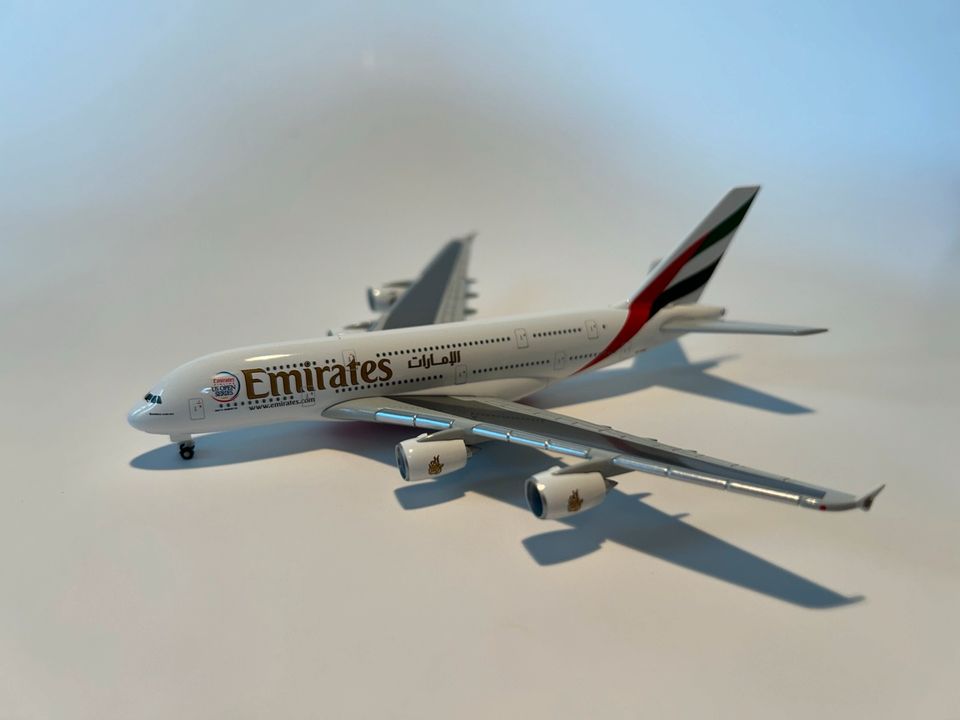 Herpa Wings Emirates Airbus A380-800 „US OPEN SERIES“ in Reutlingen