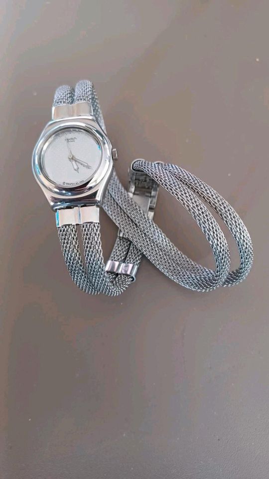 Armbanduhr von Swatch Uhr und Armband in einem in Dortmund