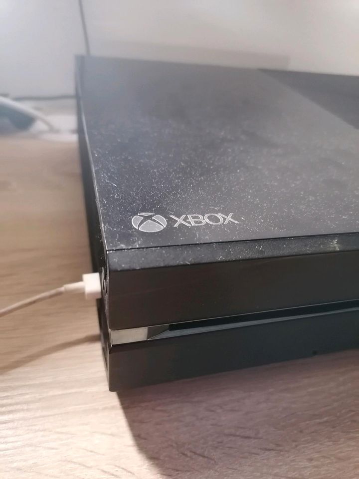 Xbox One 350GB in Kolbermoor