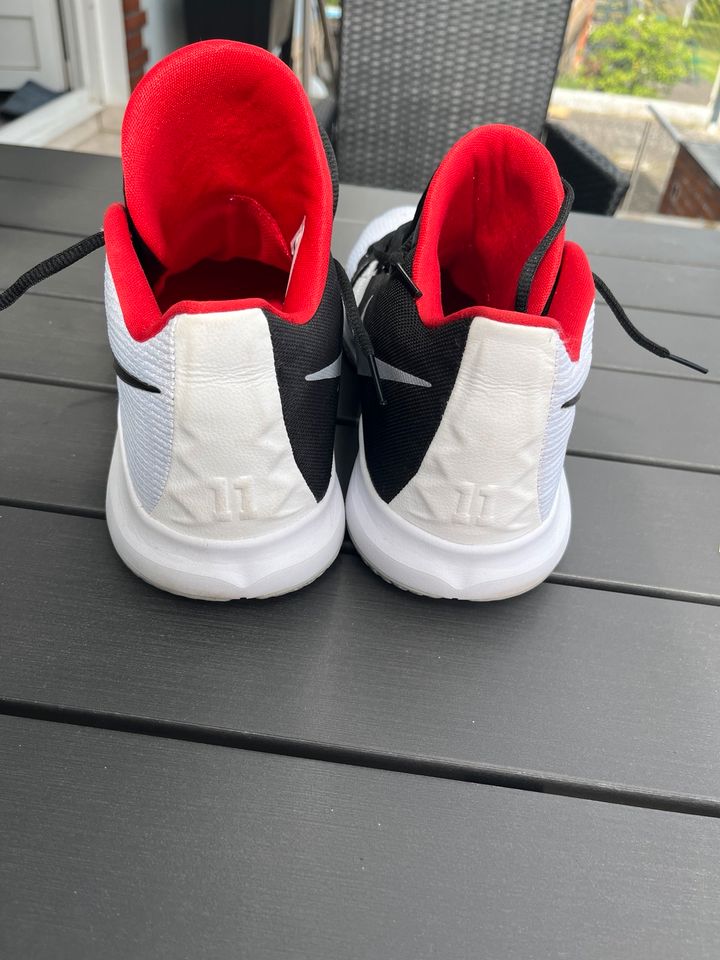 Nike Kyrie Flytrap White  Red & Black AA7071-102 Größe 47,5 in Hungen