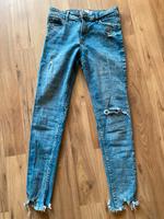 Skinny low Risse bershka gr.36 s super sexy Hessen - Maintal Vorschau