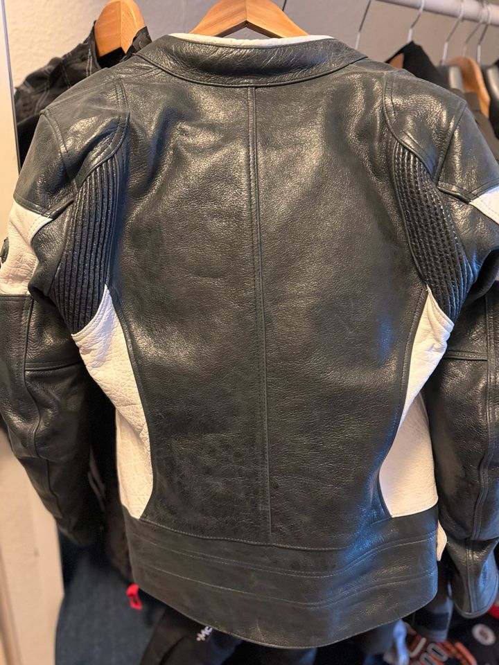 Motorrad Jacke mit Protektoren ( neu) in Berlin