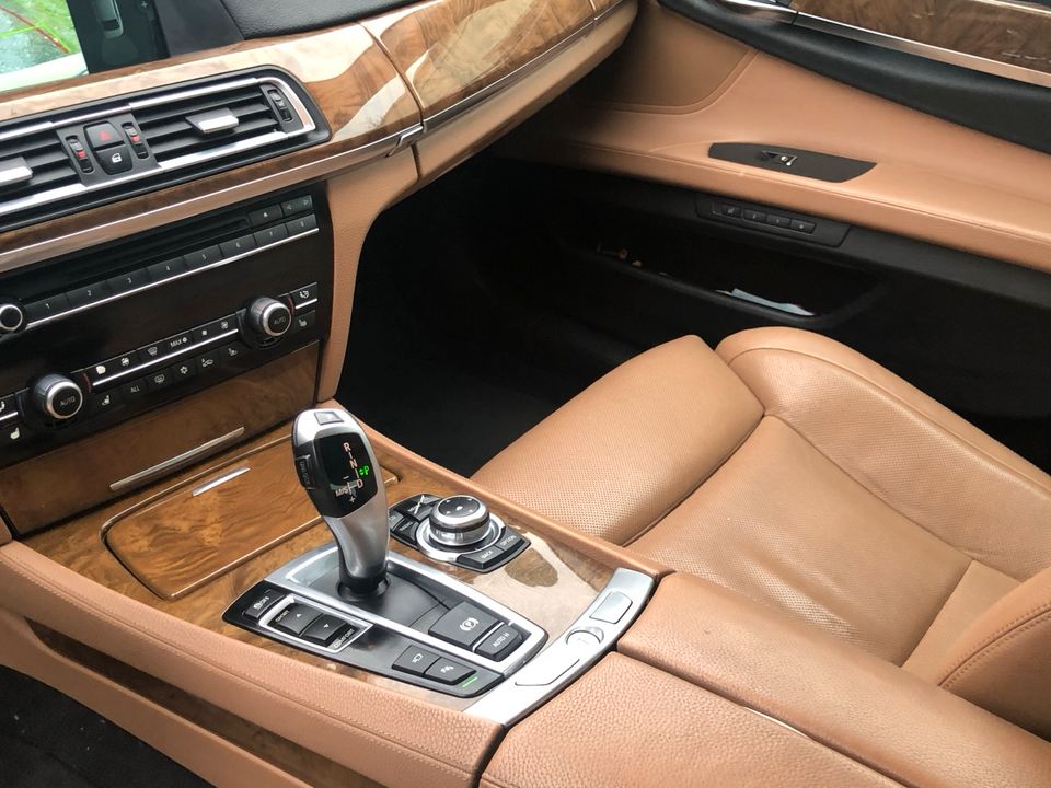 BMW 730d Limousine in Wiesbaden