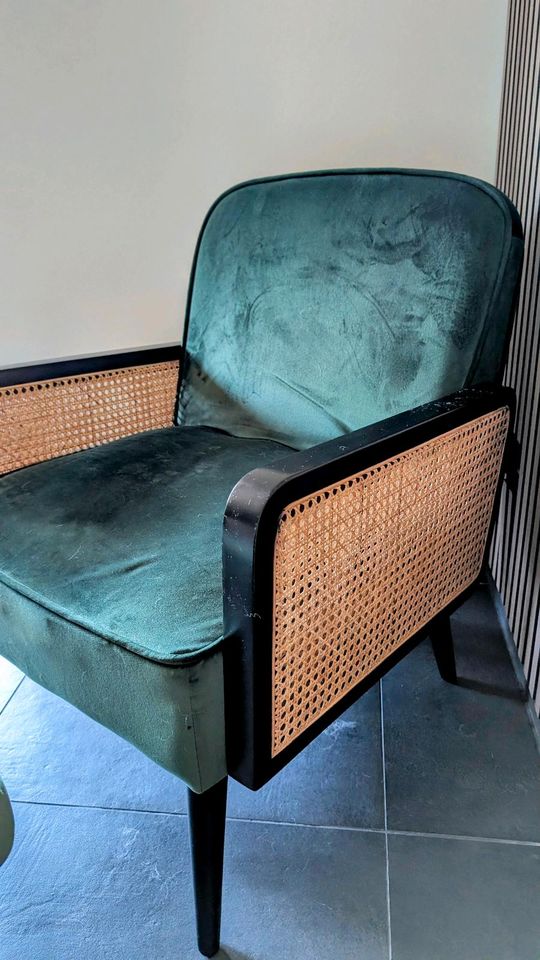Vintage Sessel und Fussablage Samt grün von Maisons du Monde in Essen