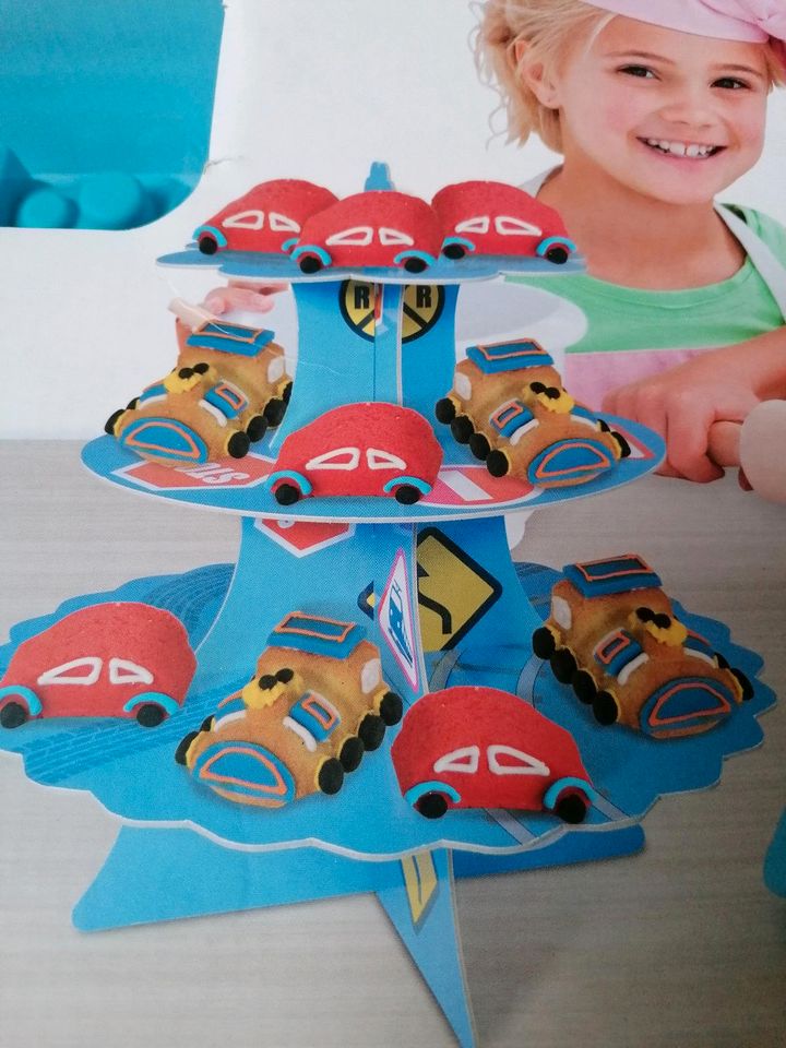 FunBakery ❤️ Auto und Zug - Party Set, Backförmchen⭐neu⭐ in Worpswede