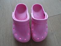 *TOP-SCHNÄPPCHEN* Crocs Clogs Schuhe Gr 26 Mädchen rosa Badeschuh Hessen - Maintal Vorschau