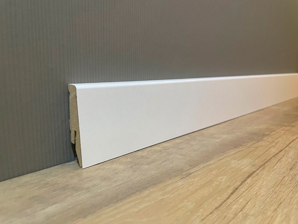 Sockelleiste - Fußleiste 18x58mm MDF weiß + günstigem Versand in Rietberg