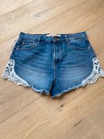 Kurze Jeans Shorts von Zara mit Häkel Spitze Boho 38 Bielefeld - Schildesche Vorschau