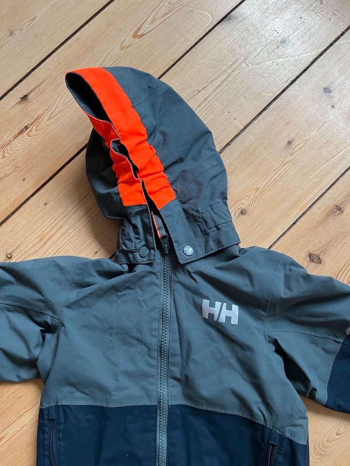 Perfekte Frühlingsjacke von Helly Hansen in 110 in Hamburg