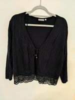 Strickjacke mit Spitze Nordrhein-Westfalen - Menden Vorschau