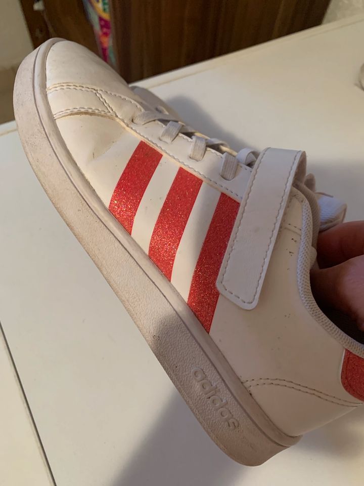 2 paar Adidas Schuhe Größe 35 in Neuwied