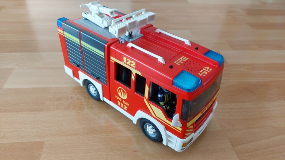 Playmobil Feuerwehr Rüstfahrzeug in Rödermark