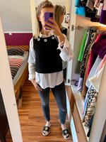 MANGO Kurzer Pullunder Westover ❣️ Nieten über Bluse Shirt TOP Sachsen - Chemnitz Vorschau