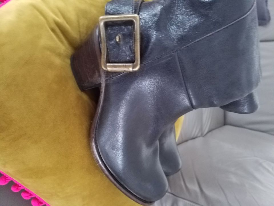 MOMA DAMEN STIEFEL, SCHWARZ, GR.40, NEU! in Bayern - Ingolstadt | eBay  Kleinanzeigen ist jetzt Kleinanzeigen