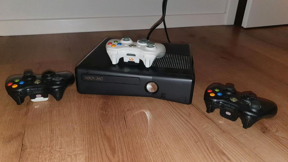 Xbox 360 mit 1 Controller in Obersontheim