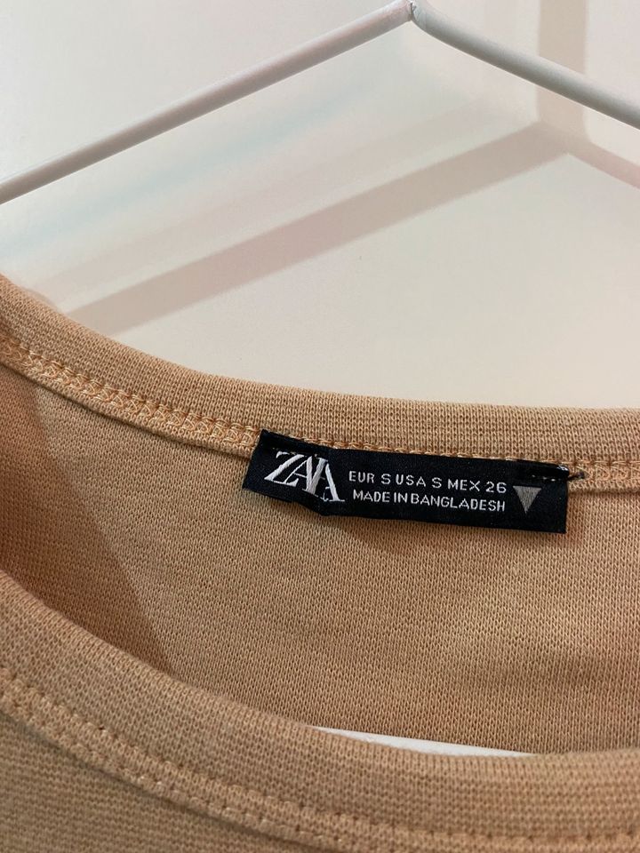 Zara cropped Tshirt Shirt Oberteil Gr. S beige in Düsseldorf