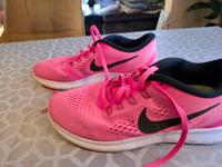 Sneaker Nike Gr.: 36,5 (UK:3,5) Nordfriesland - Husum Vorschau