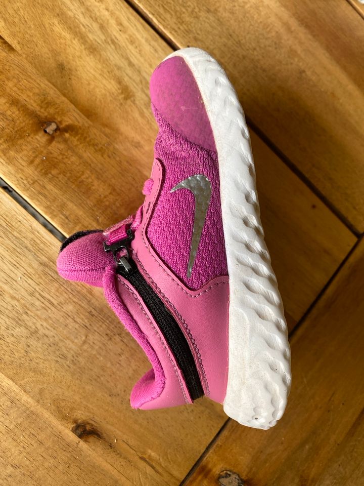Nike Sportschuhe 25 pink air  Kinderschuhe Turnschuhe Kleinkind in Niederwinkling