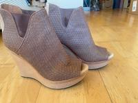 Schicke UGG Boots 39 Plateau / Keilabsatz braun/beige sehr bequem München - Schwabing-West Vorschau