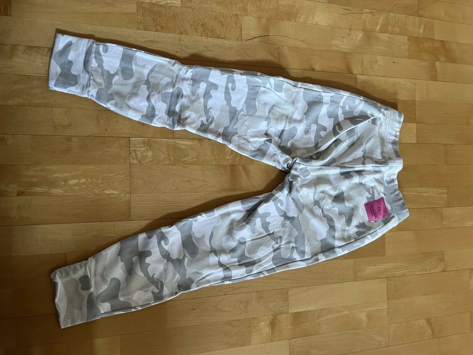 Calvin Klein Jogginghose Camouflage Military, Größe Xs, neuwertig in Schondorf am Ammersee