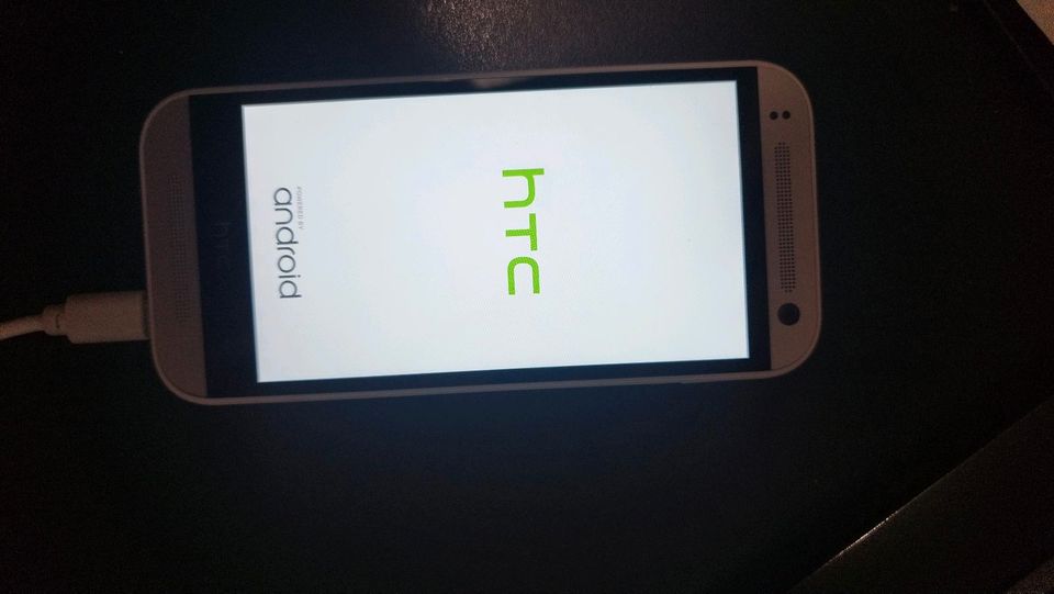 HTC Mini one 2 in Königsbach-Stein 